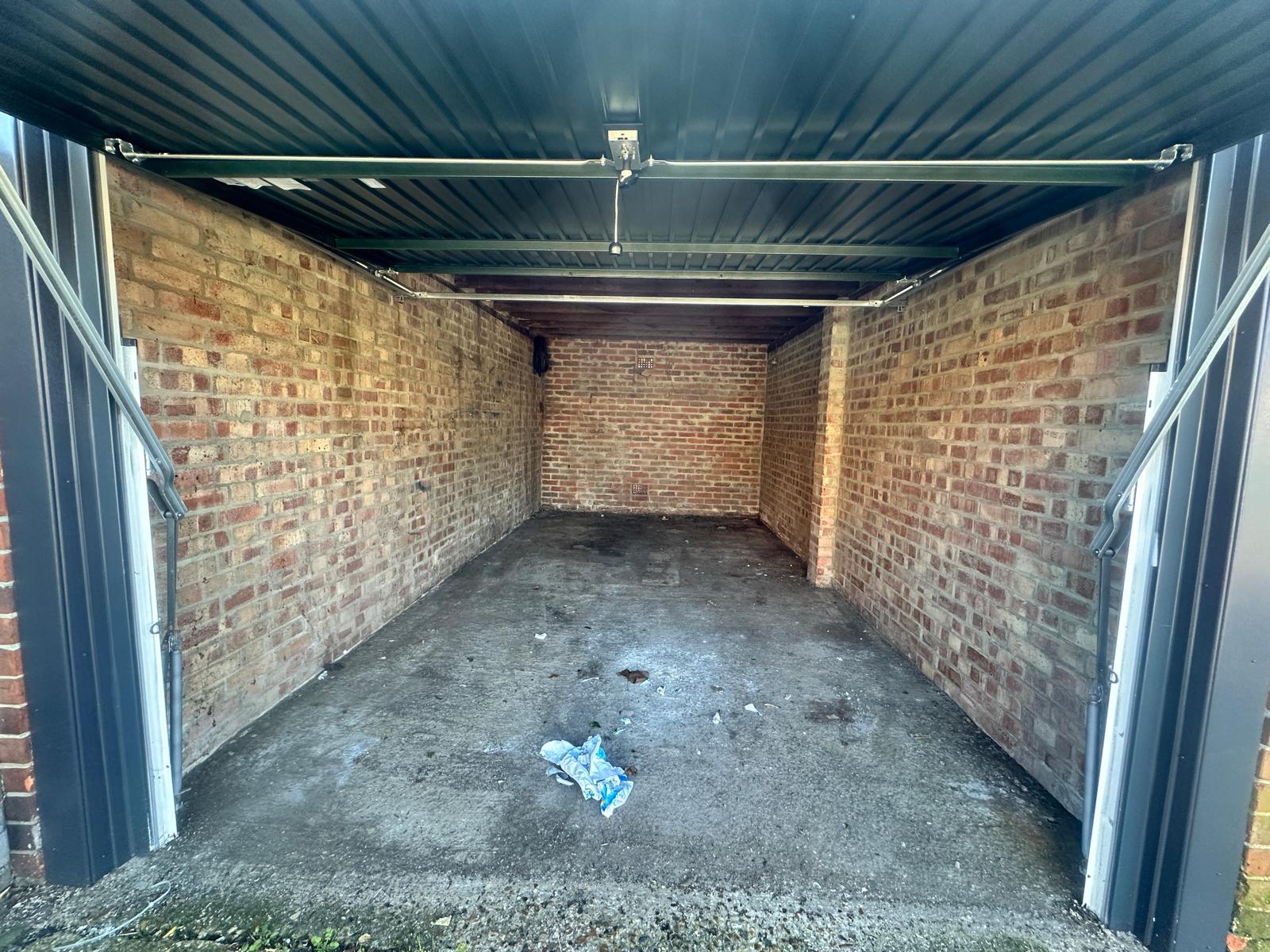 garage 1, Beverley Drive, Edgware photo 5