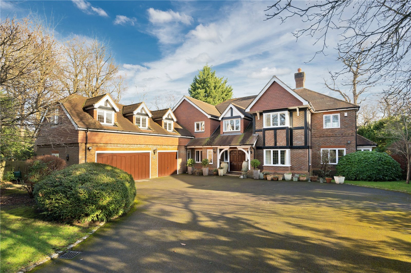 5 bedroom detached house for sale 0