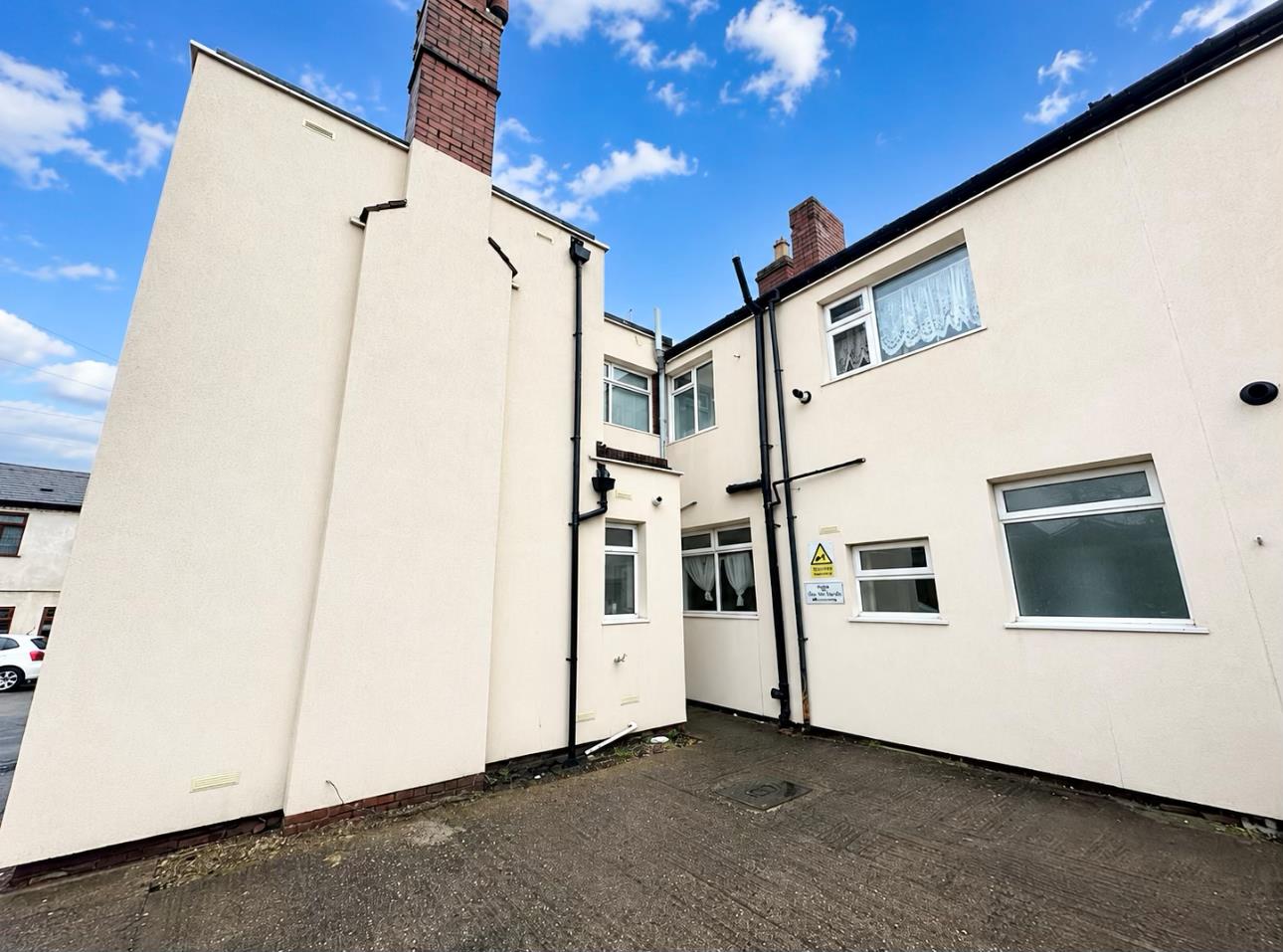 Studio flat on 39B, Kingsley Street, Dudley, £575/mo