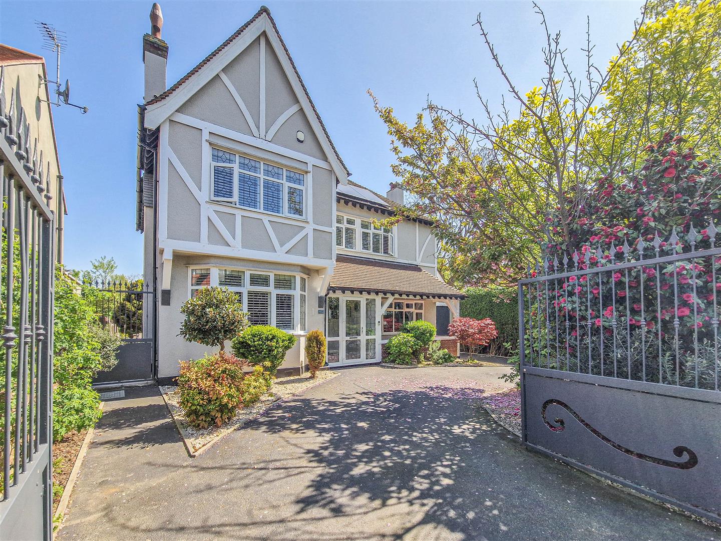 402, Victoria Avenue, Southend-On-Sea photo 4