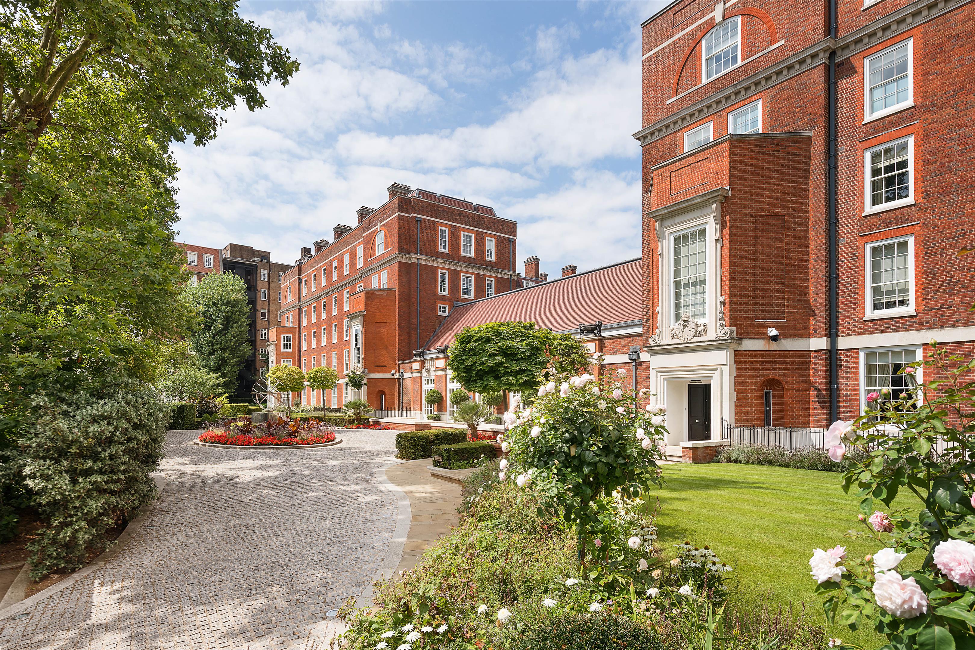 3 bedroom flat for sale 0