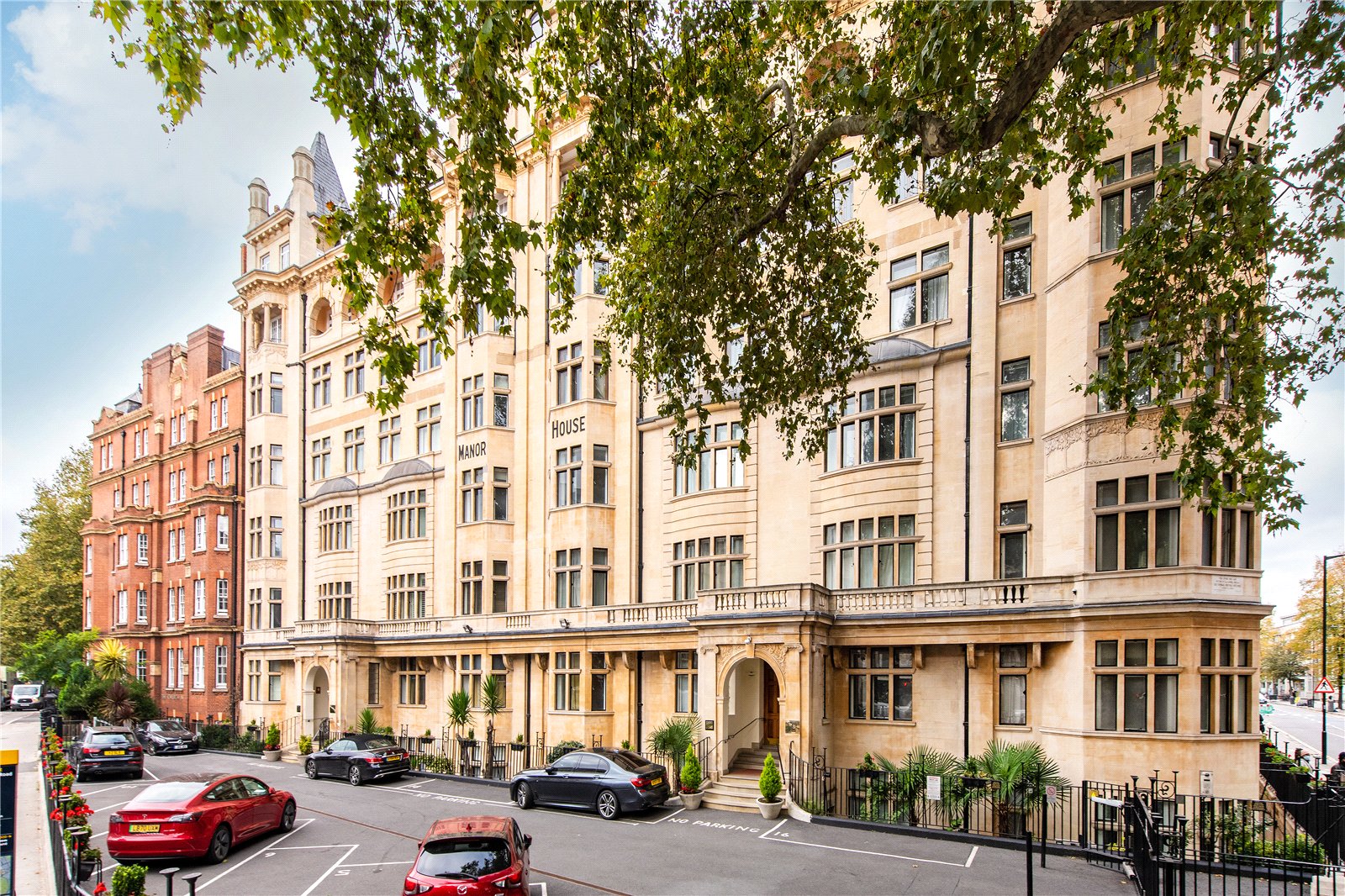 3 bedroom flat for sale