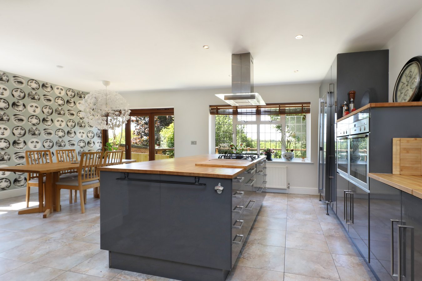 4 bedroom detached house for sale 0