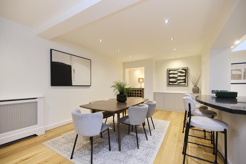 3 bedroom flat for sale 0