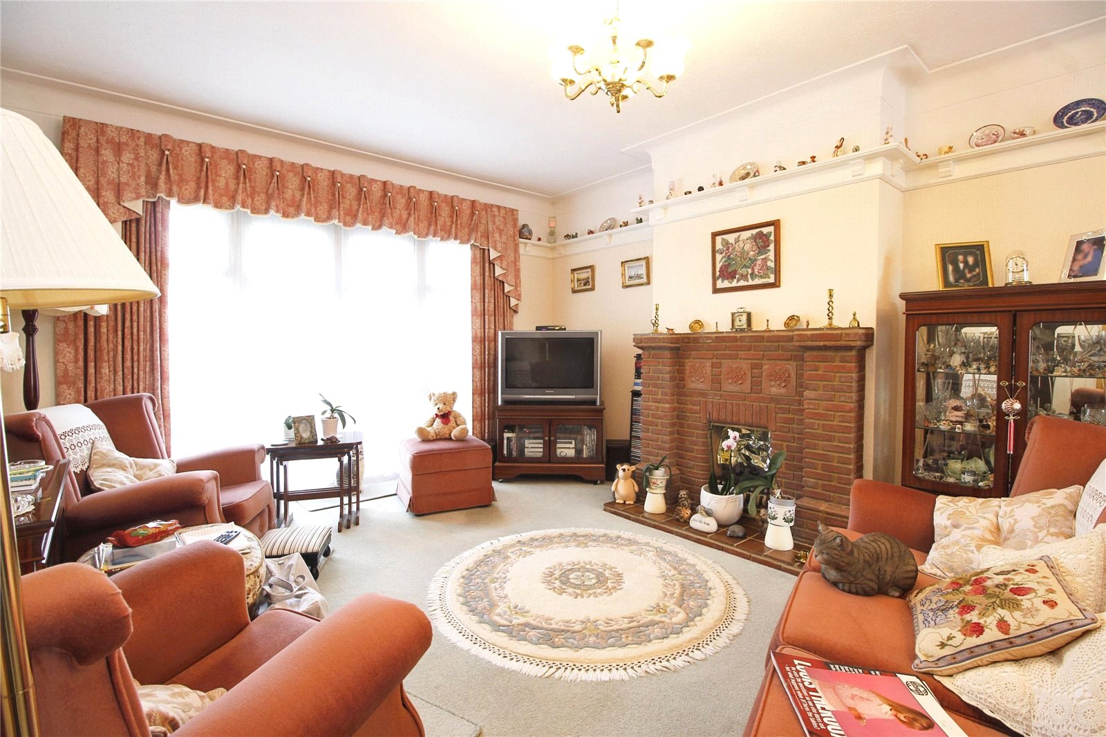 51, Ashurst Avenue, Essex photo 4
