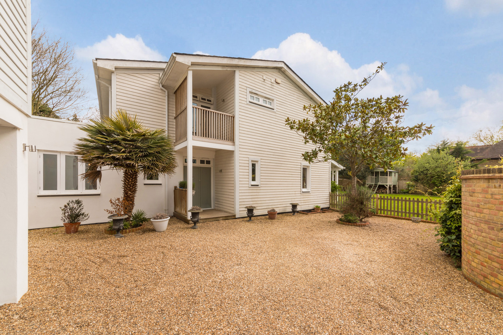 6 bedroom detached house for sale 0