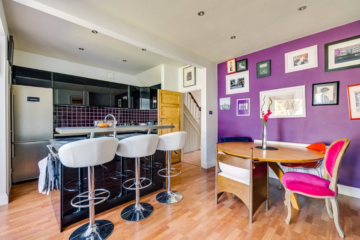 7 bedroom town house for sale