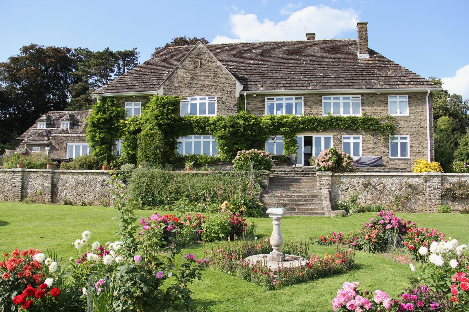 7 bedroom detached house for sale 0