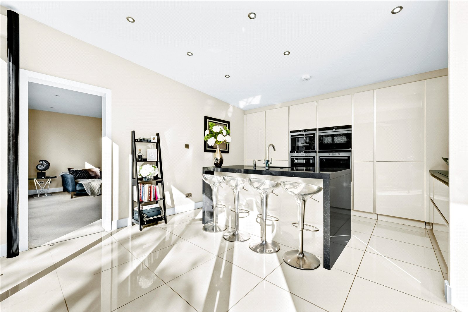 4 bedroom detached house for sale 0