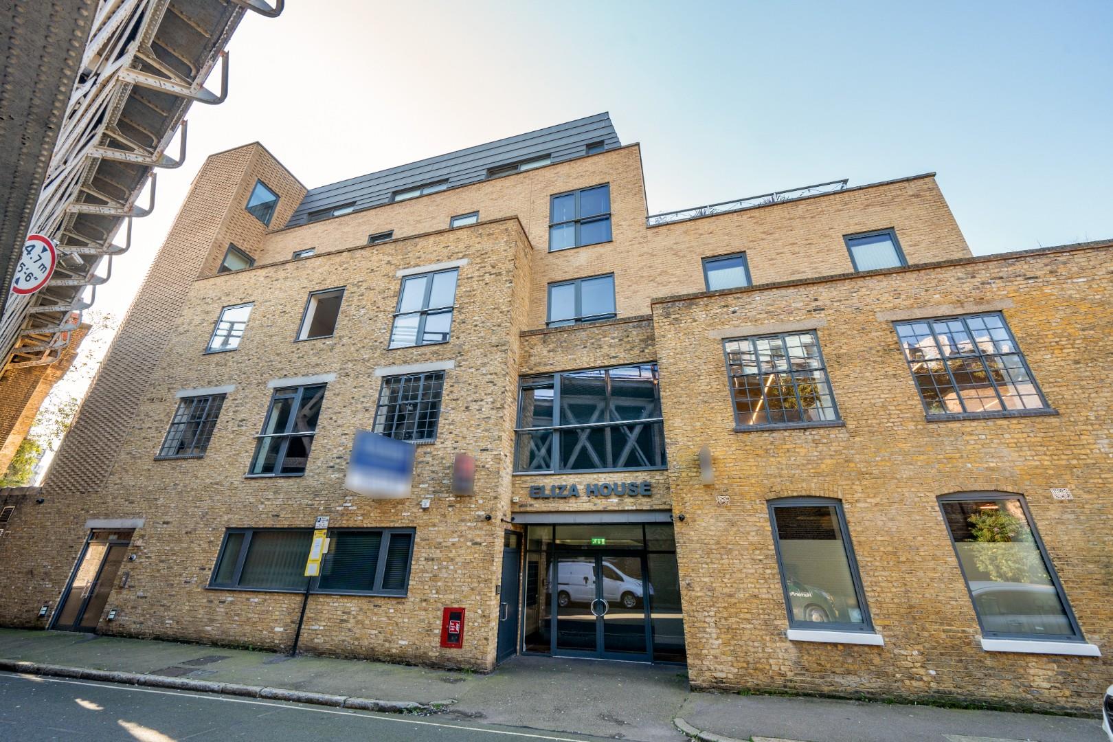 3 bedroom flat for sale 0