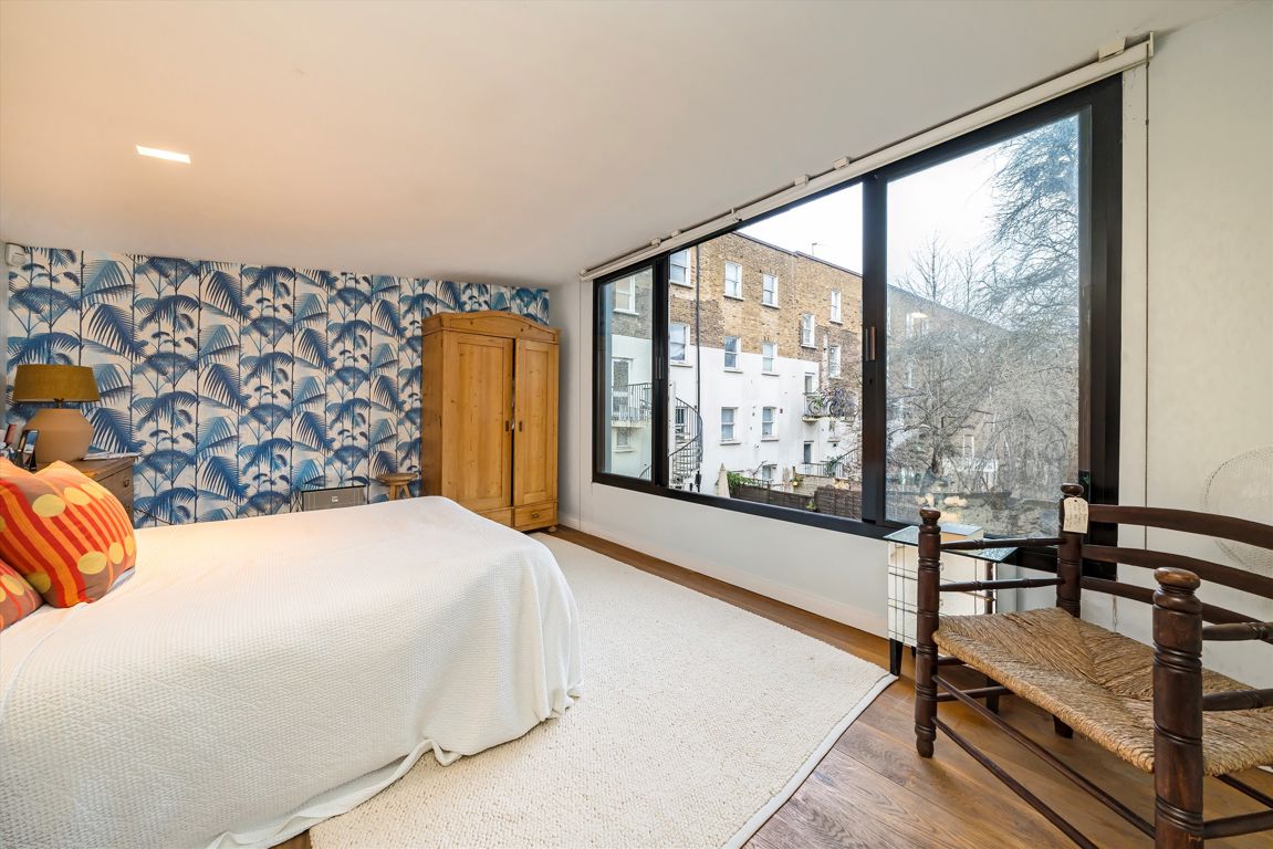 2 bedroom maisonette for sale 0