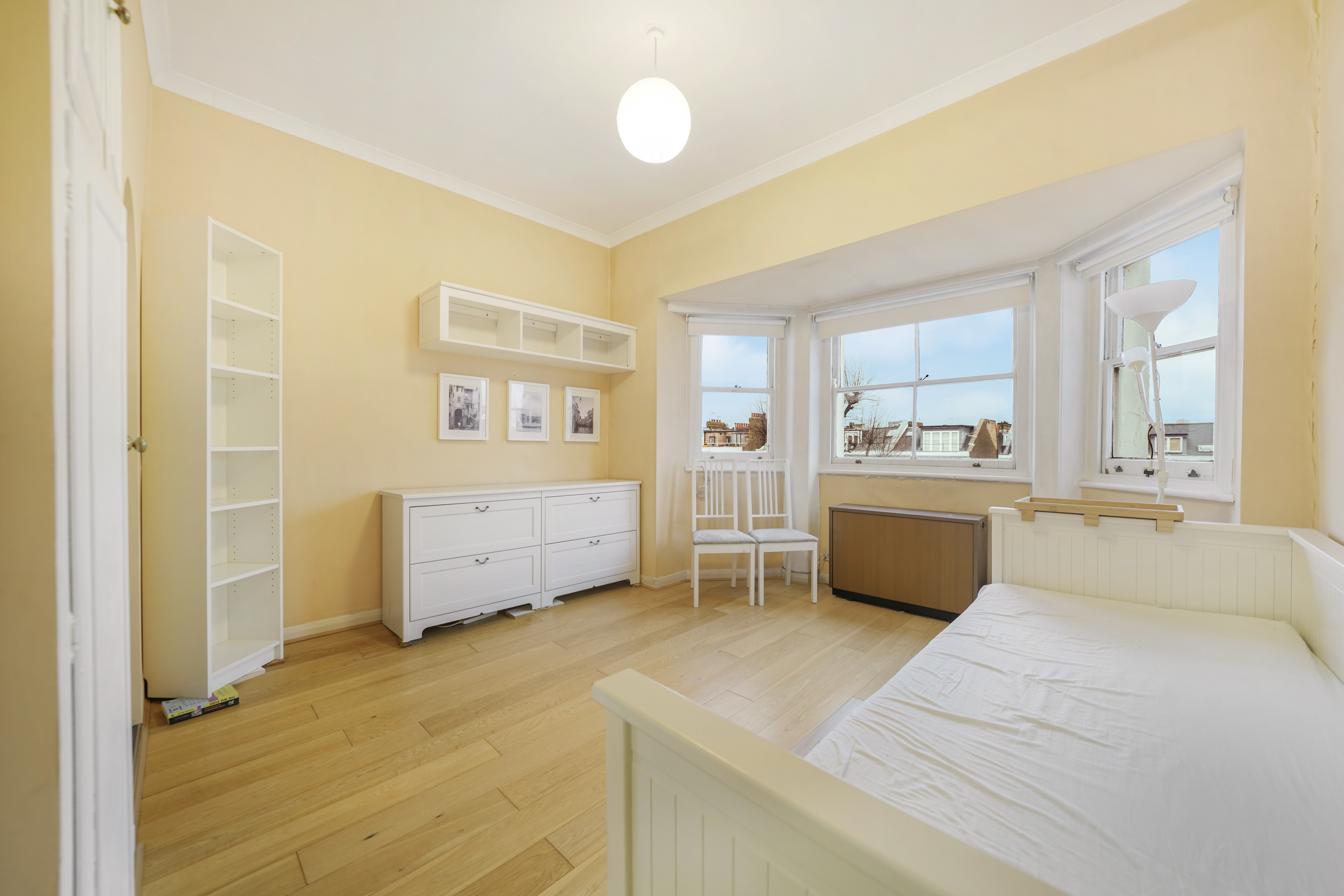 1-bed flat on Flat 28, Pinehurst Court, 1-3, Colville Gardens, Colville Gardens, £315,000