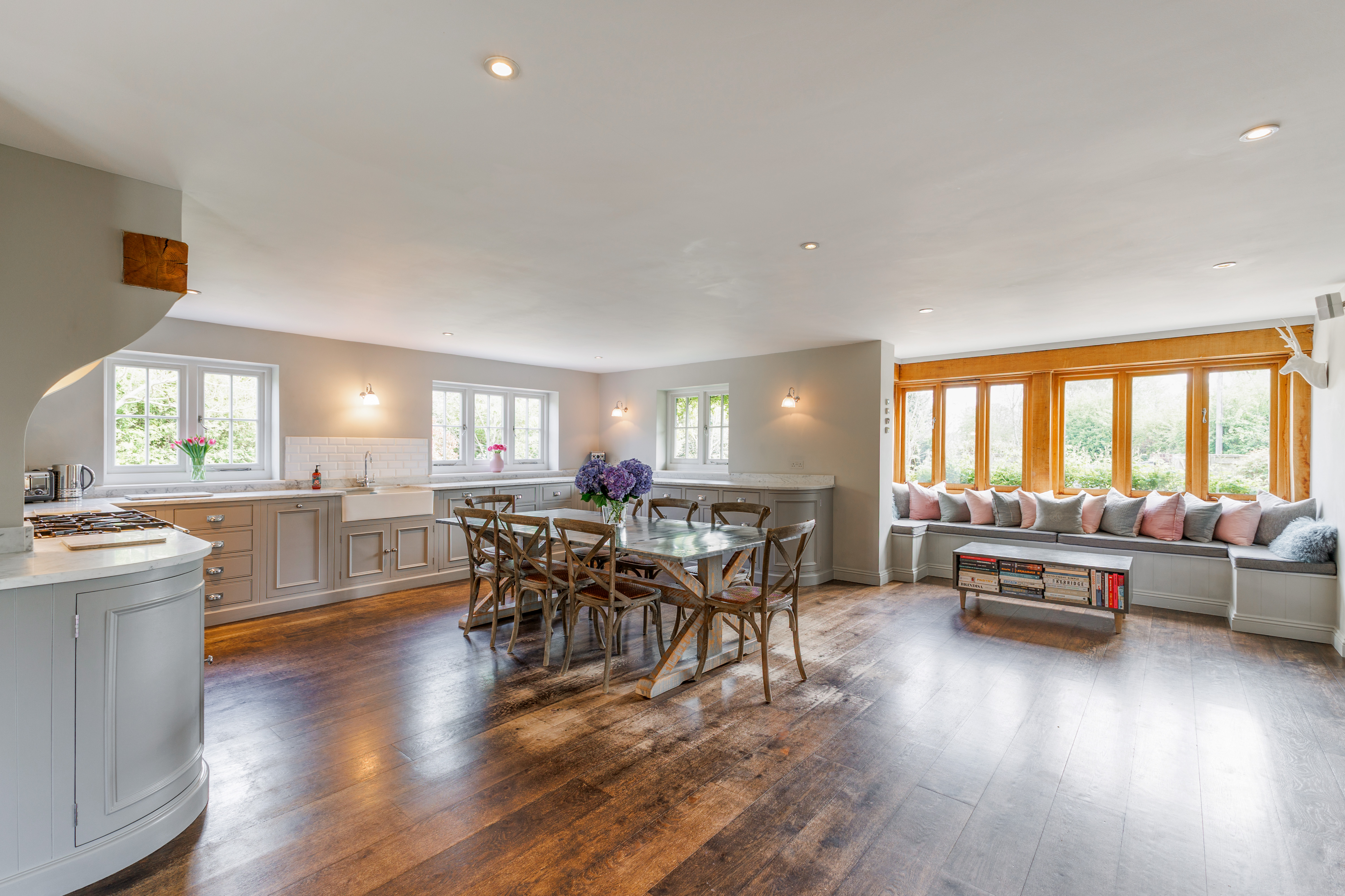 4 bedroom detached house for sale 0