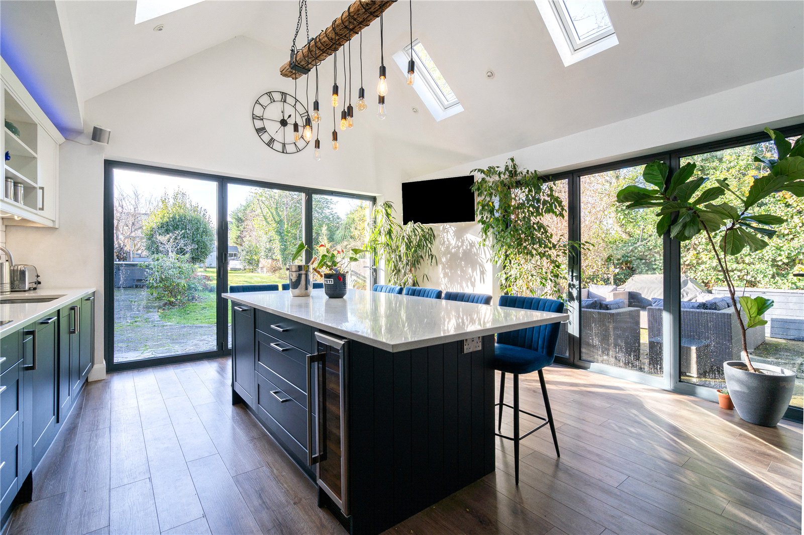 4 bedroom detached house for sale 0