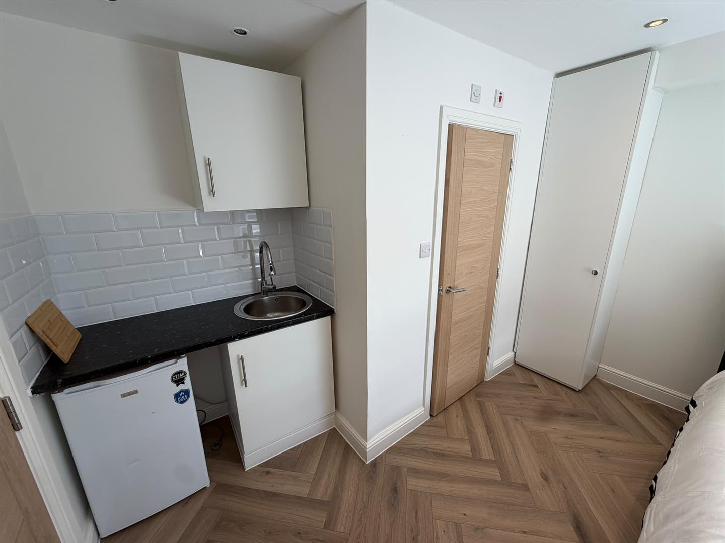 Flat 5, 17a, St johns Hill, London photo 5