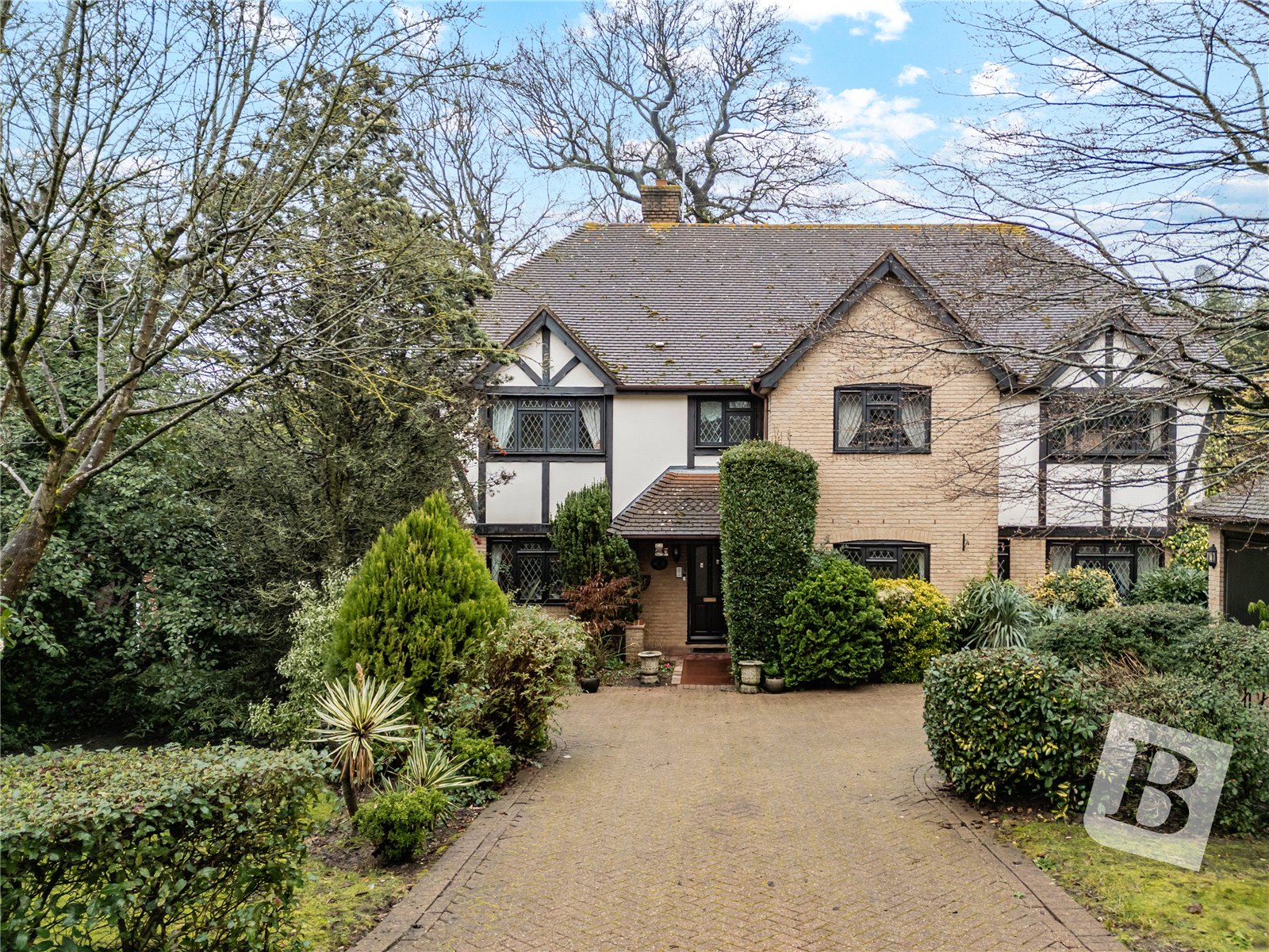 5 bedroom detached house for sale 0