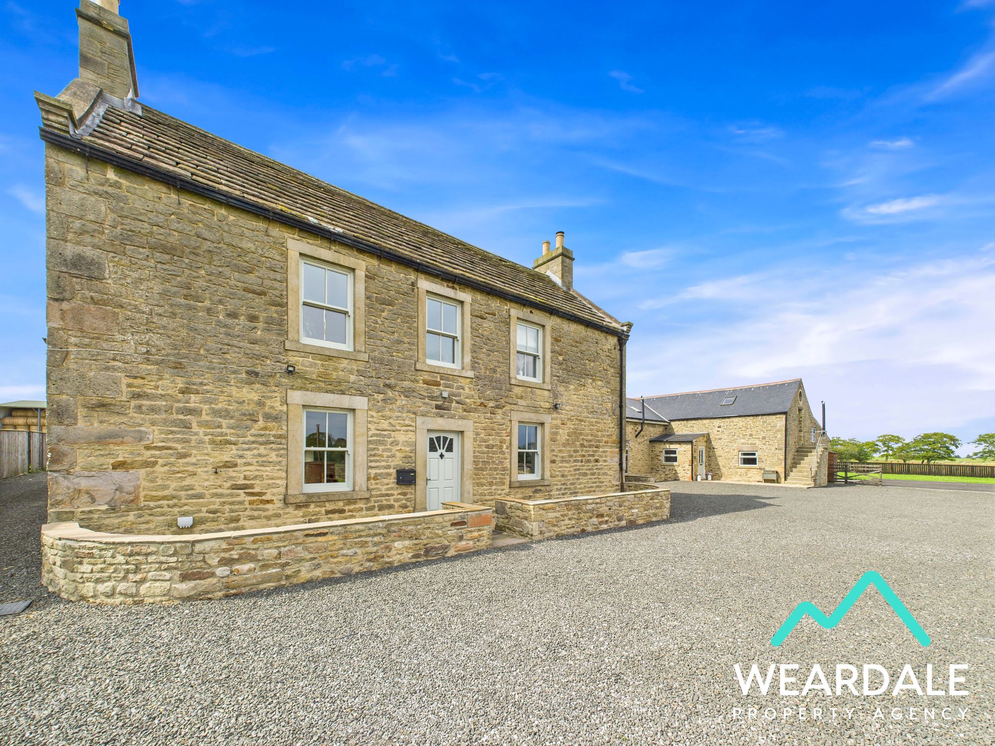 4 bedroom detached house for sale 0