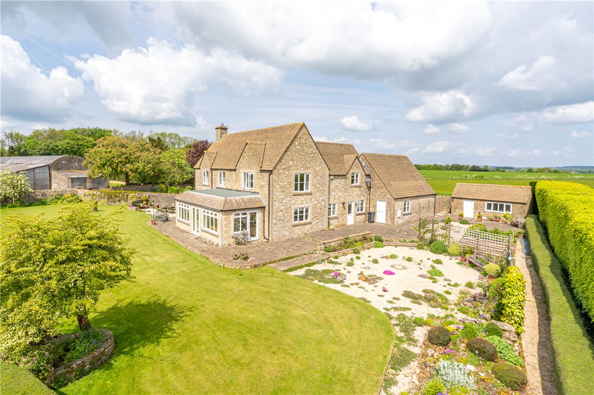 8 bedroom detached house for sale