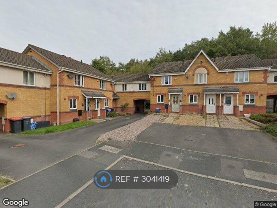 Ragged Robins Close, St Georges, Telford photo 2