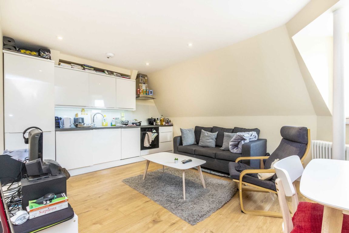 132D, Putney High Street, London photo 4