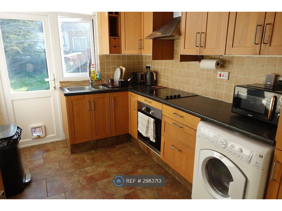 Blenheim Avenue, Ilford photo 5