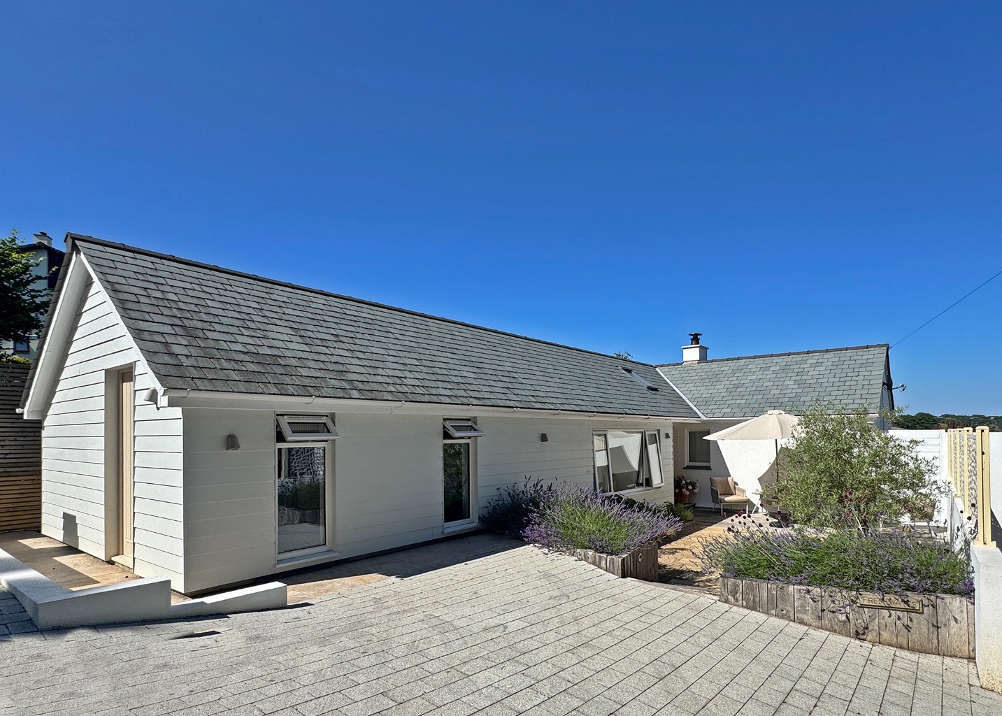 3 bedroom detached bungalow for sale 0