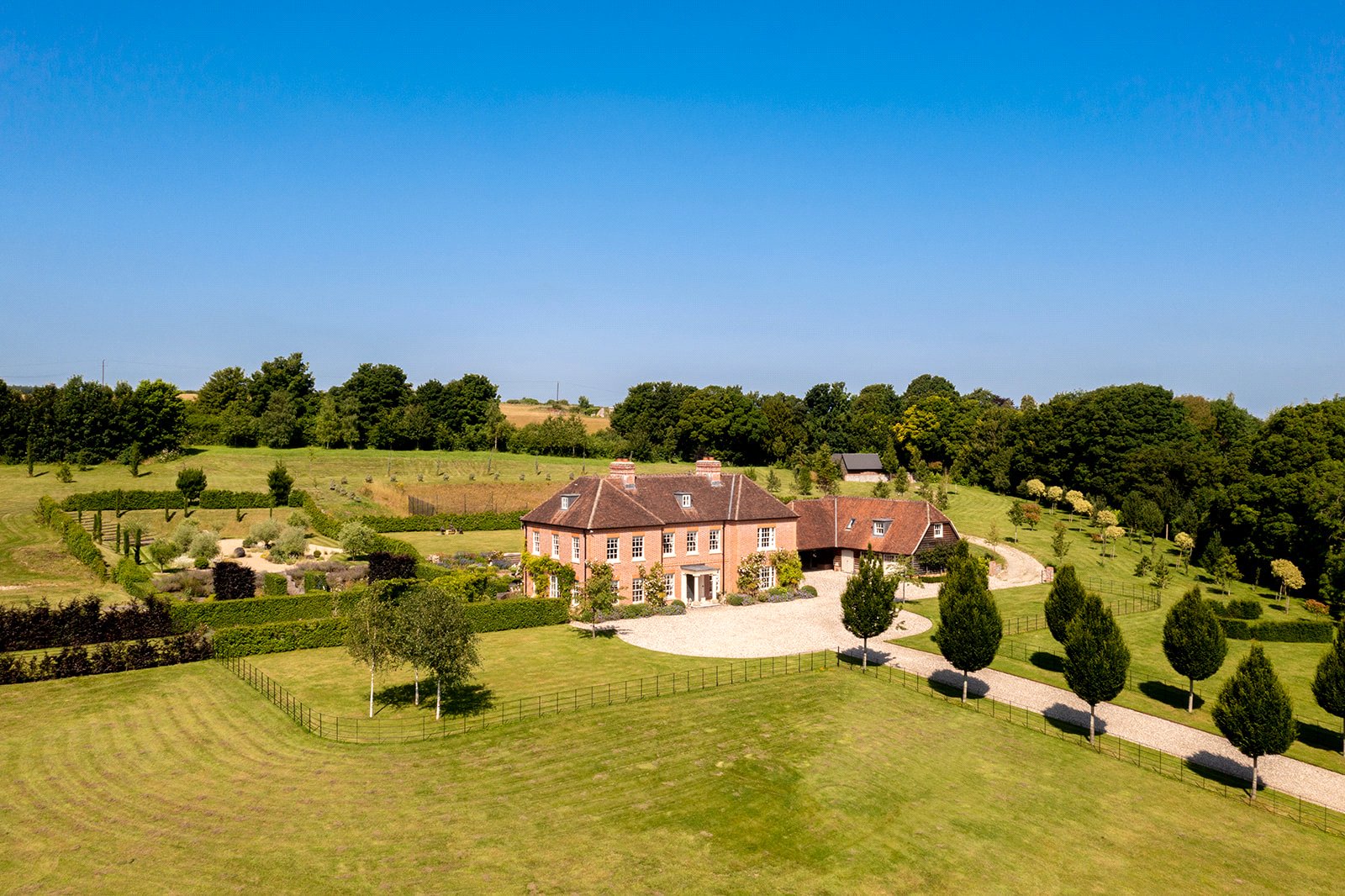 6 bedroom detached house for sale 0