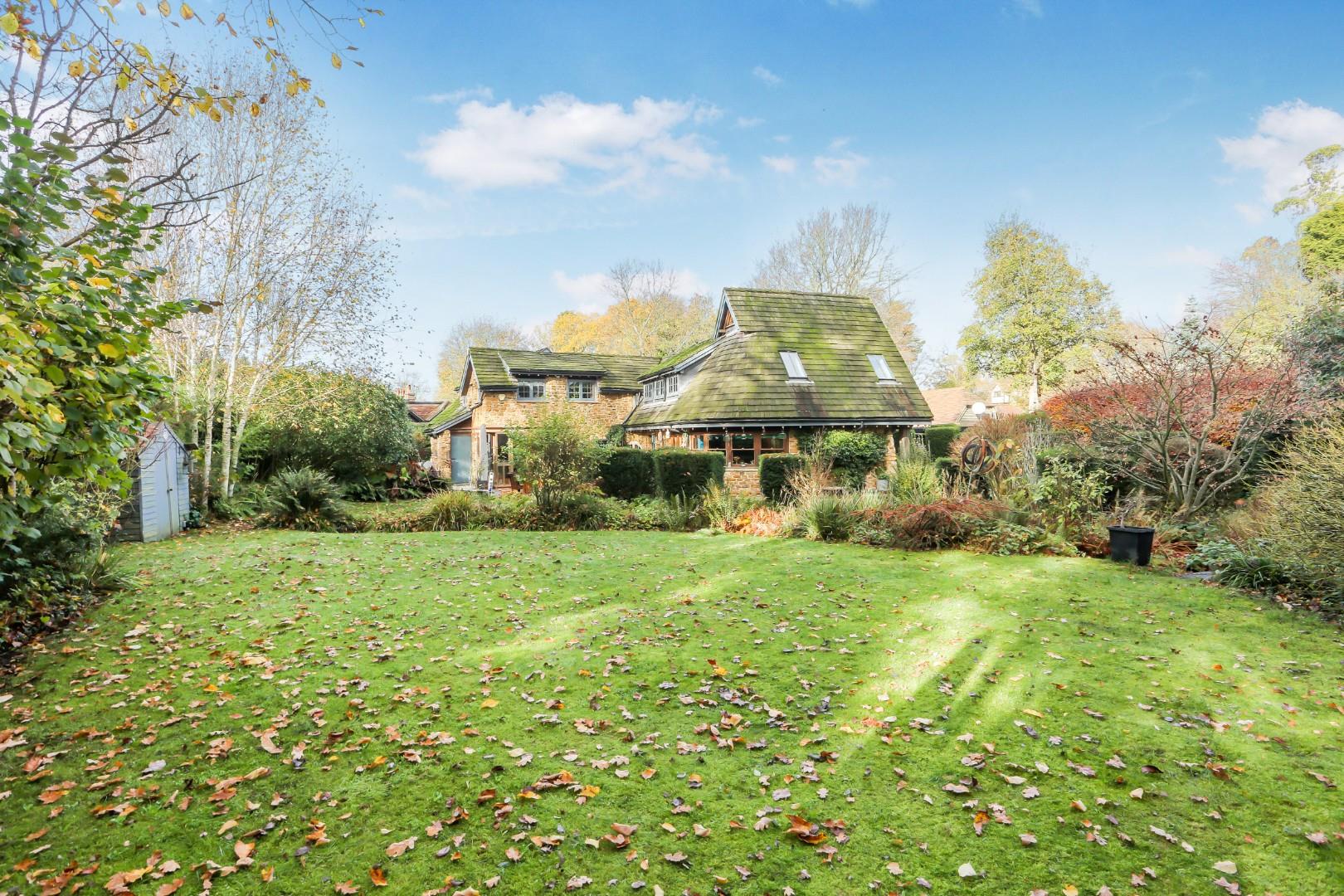 4 bedroom detached house for sale 0