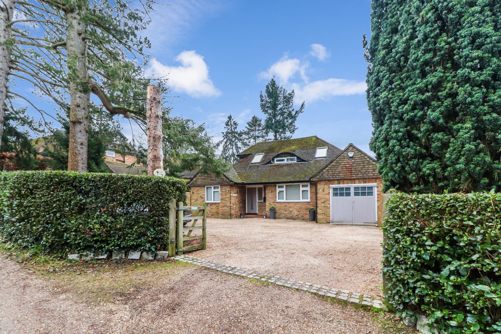 5 bedroom detached house for sale 0