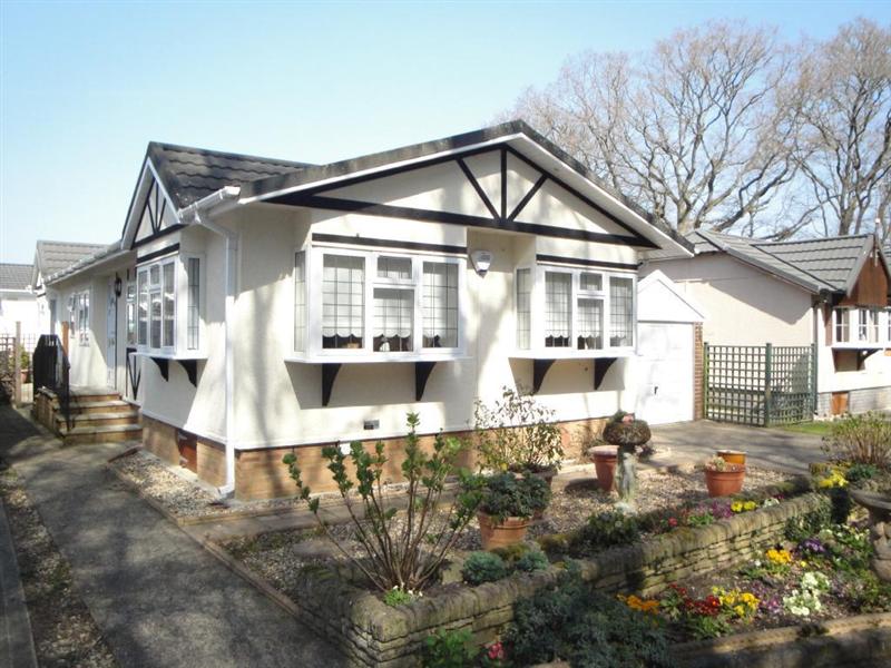 Free property report 75, Dewlands Park, Verwood, BH31 6PR Chimnie