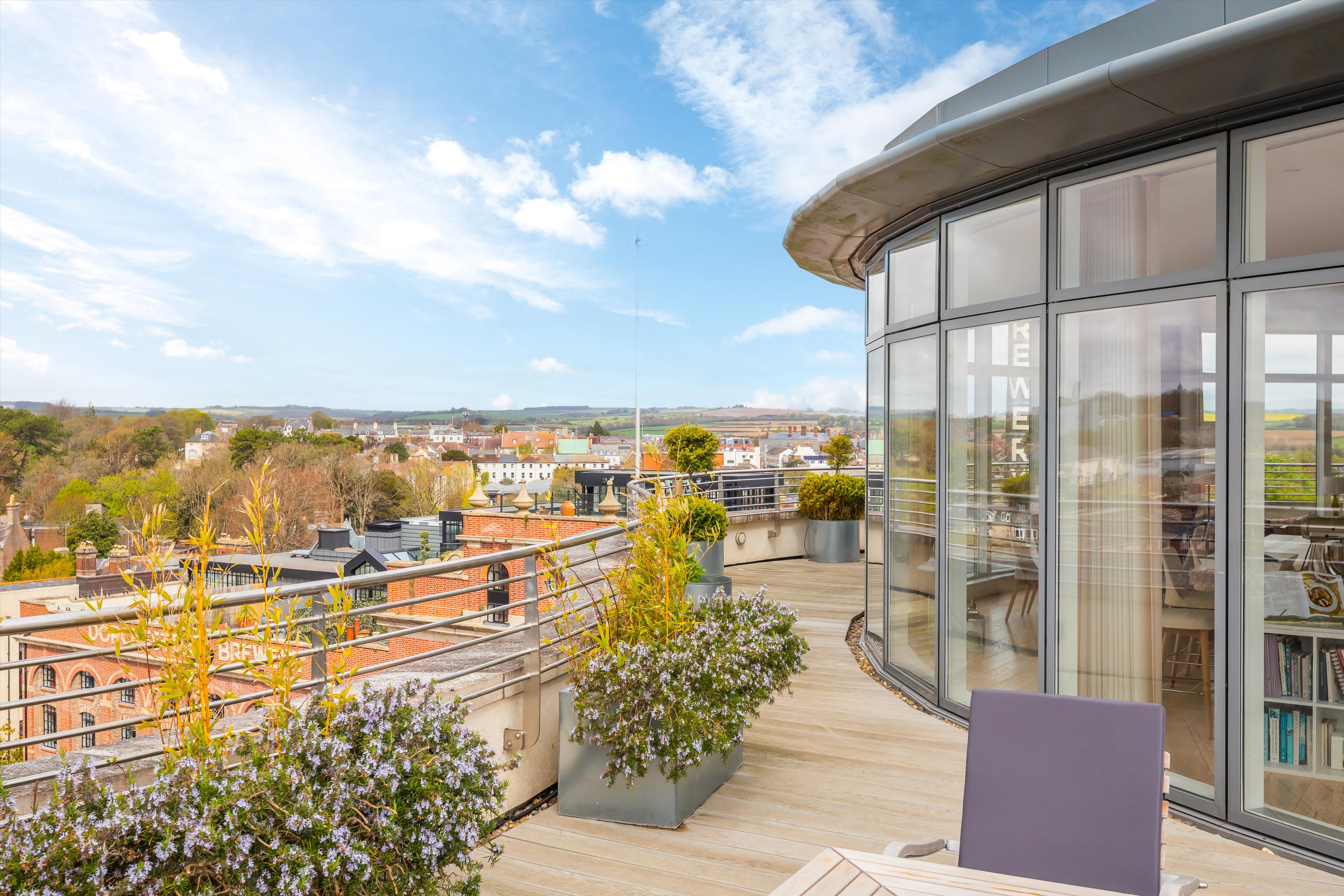 3 bedroom flat for sale 0