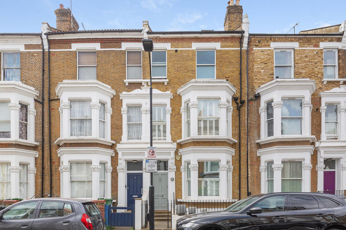 4 bedroom terraced house for sale