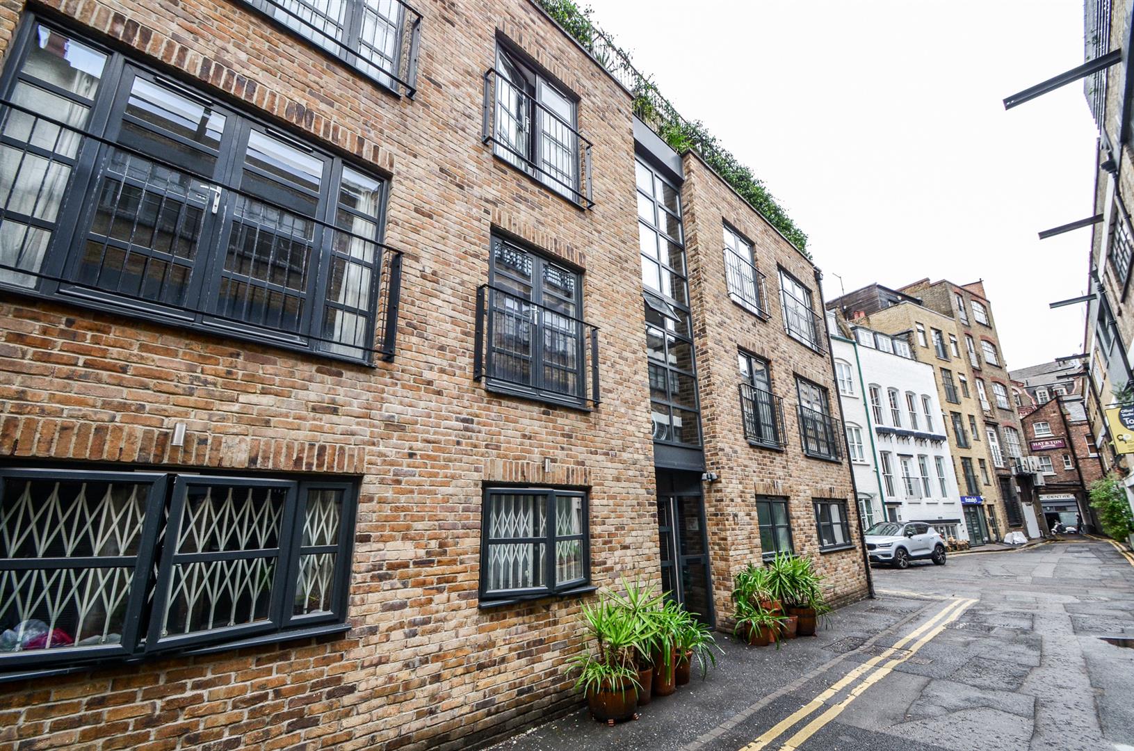 Flat 4, 17, Hatton Place, London photo 2