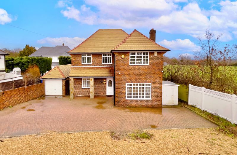 4 bedroom detached house for sale 0