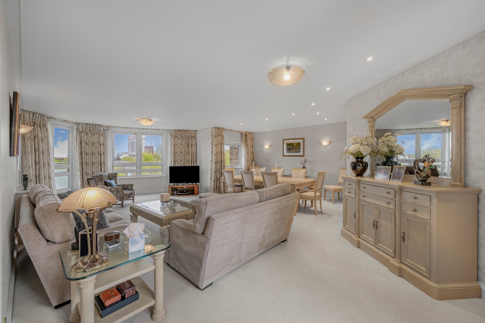 3 bedroom flat for sale 0