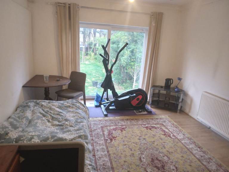 000, Grasmere Gardens, Harrow Weald photo 5