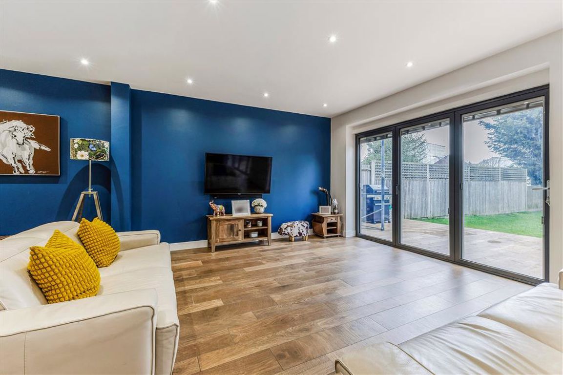 5 bedroom detached house for sale 0