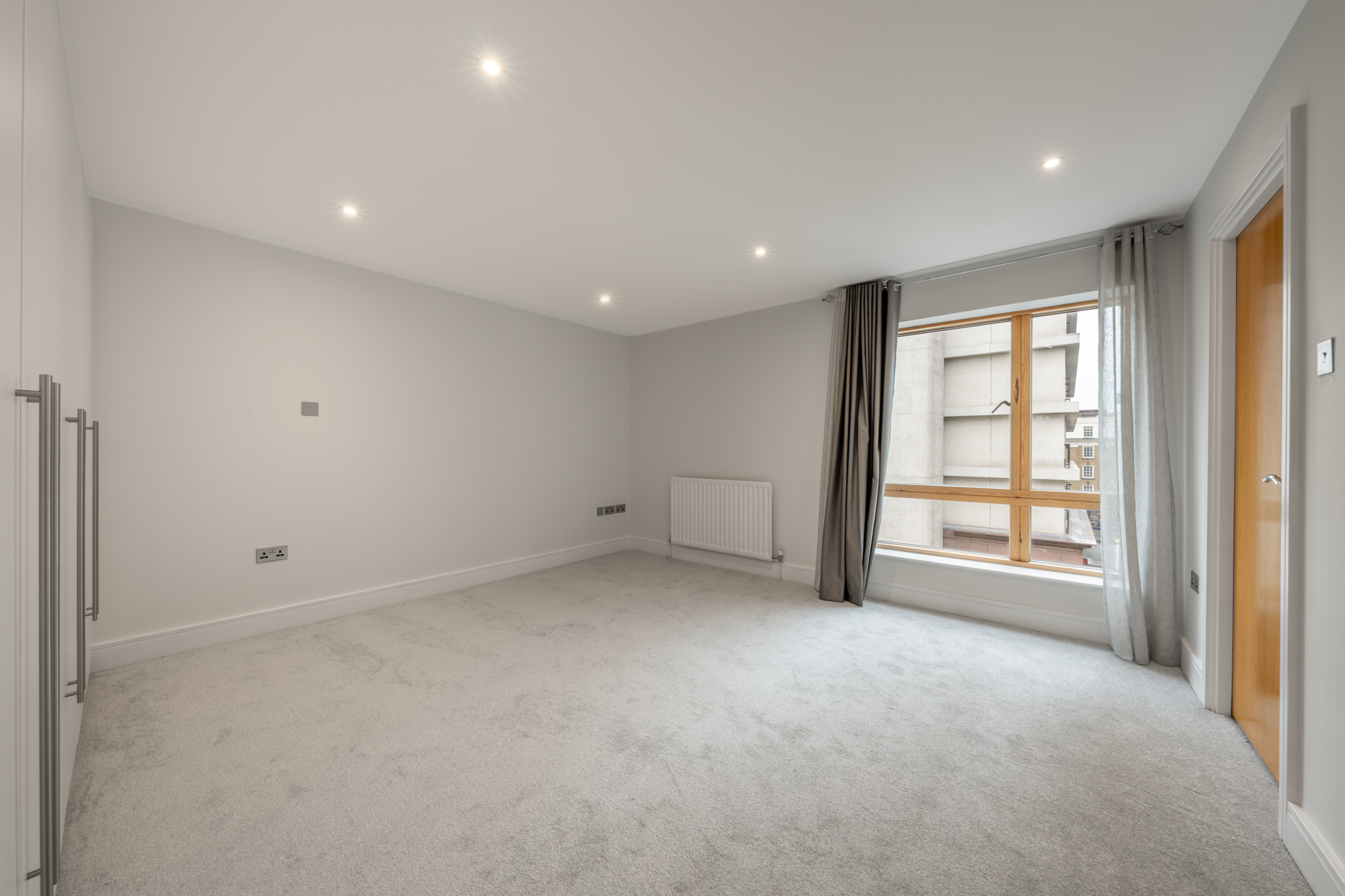 3 bedroom flat for sale 0