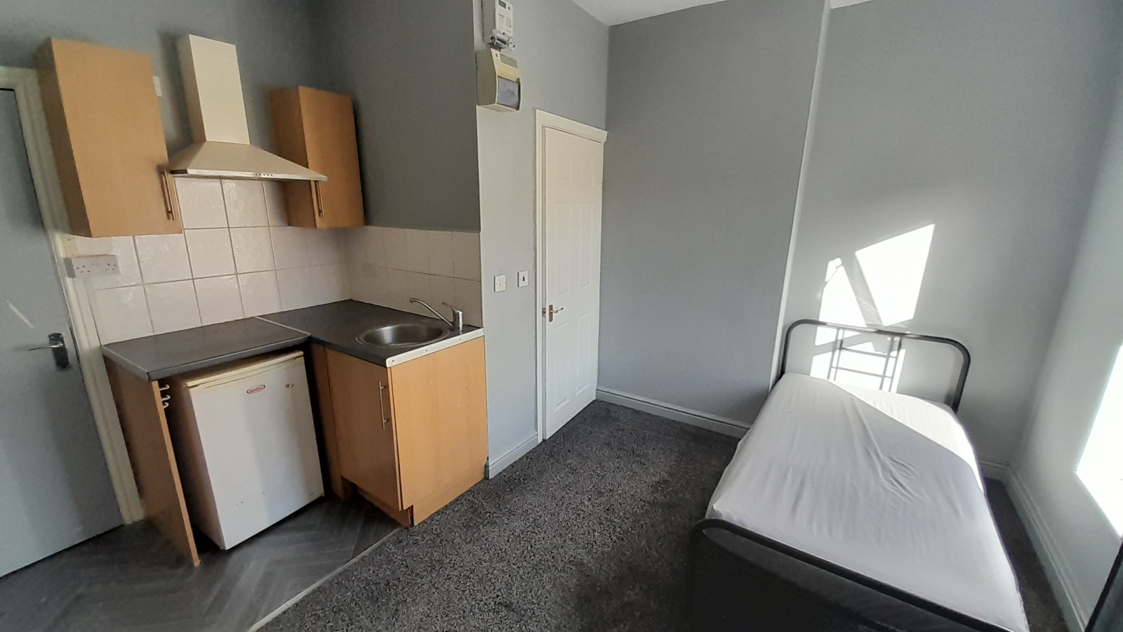 31 Lowther Road, Room 3, Doncaster photo 2