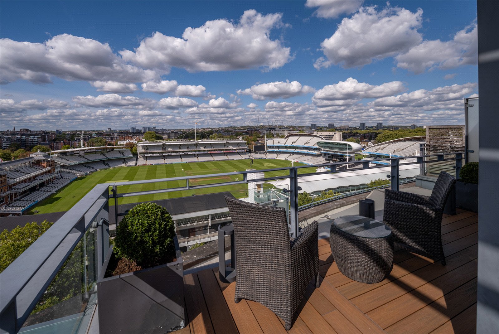 3 bedroom flat for sale 0