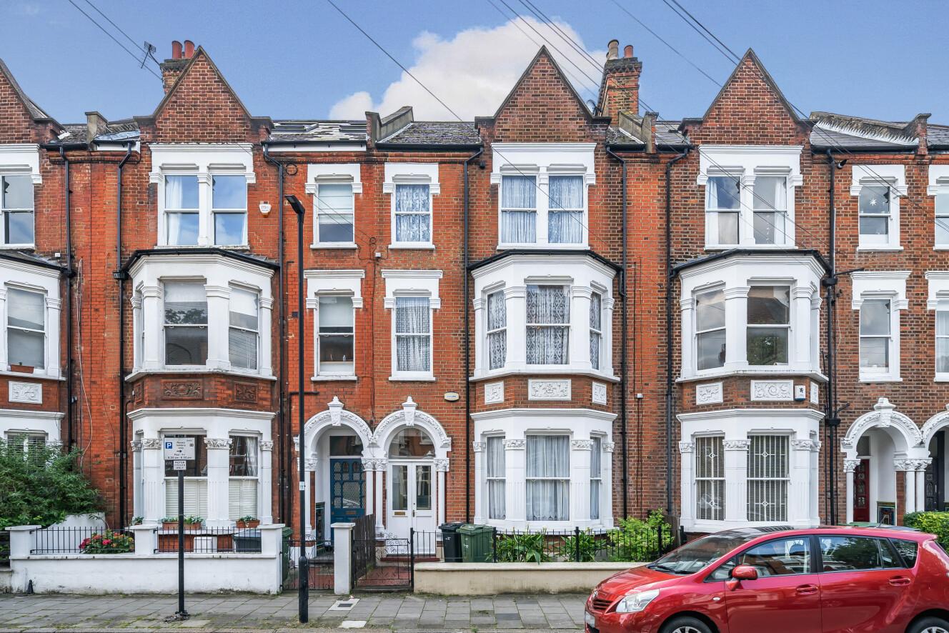 7 bedroom terraced house for sale 0