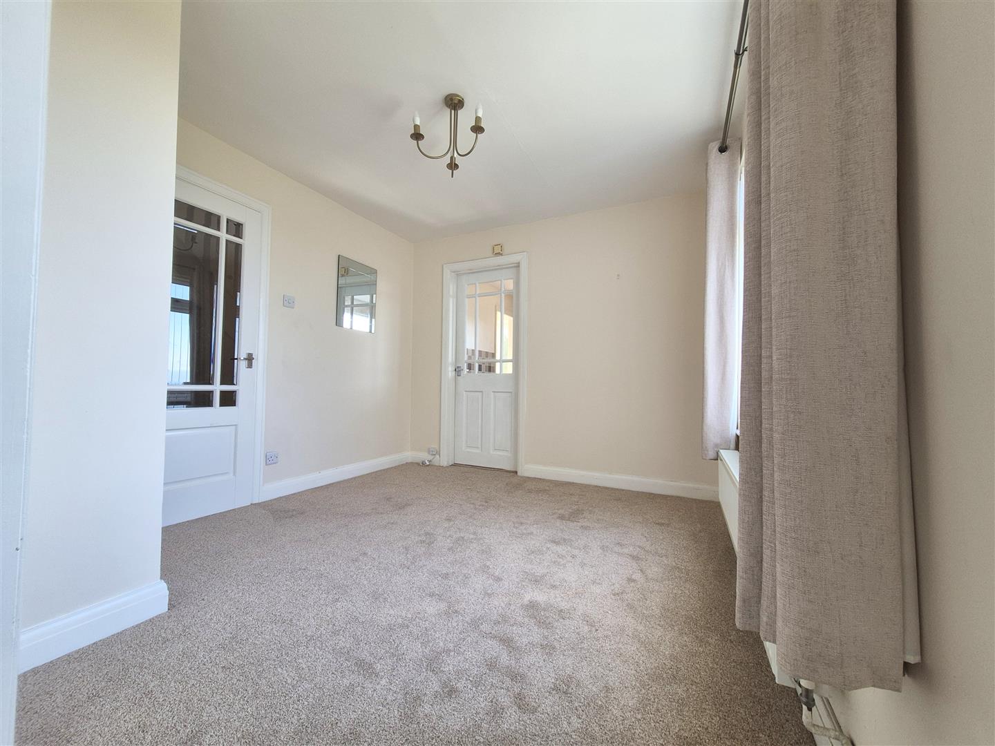 33, Lady Park, Tenby photo 3