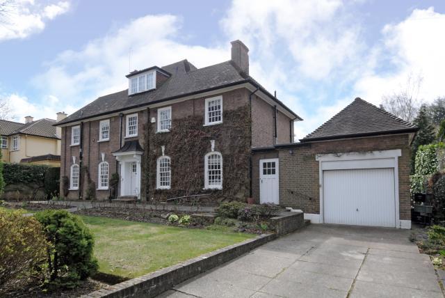 30, Wolsey Road, Moor Park photo 2