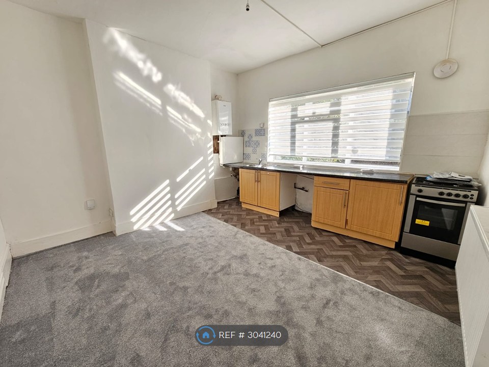 Flat, Wellington Street West, Salford photo 4