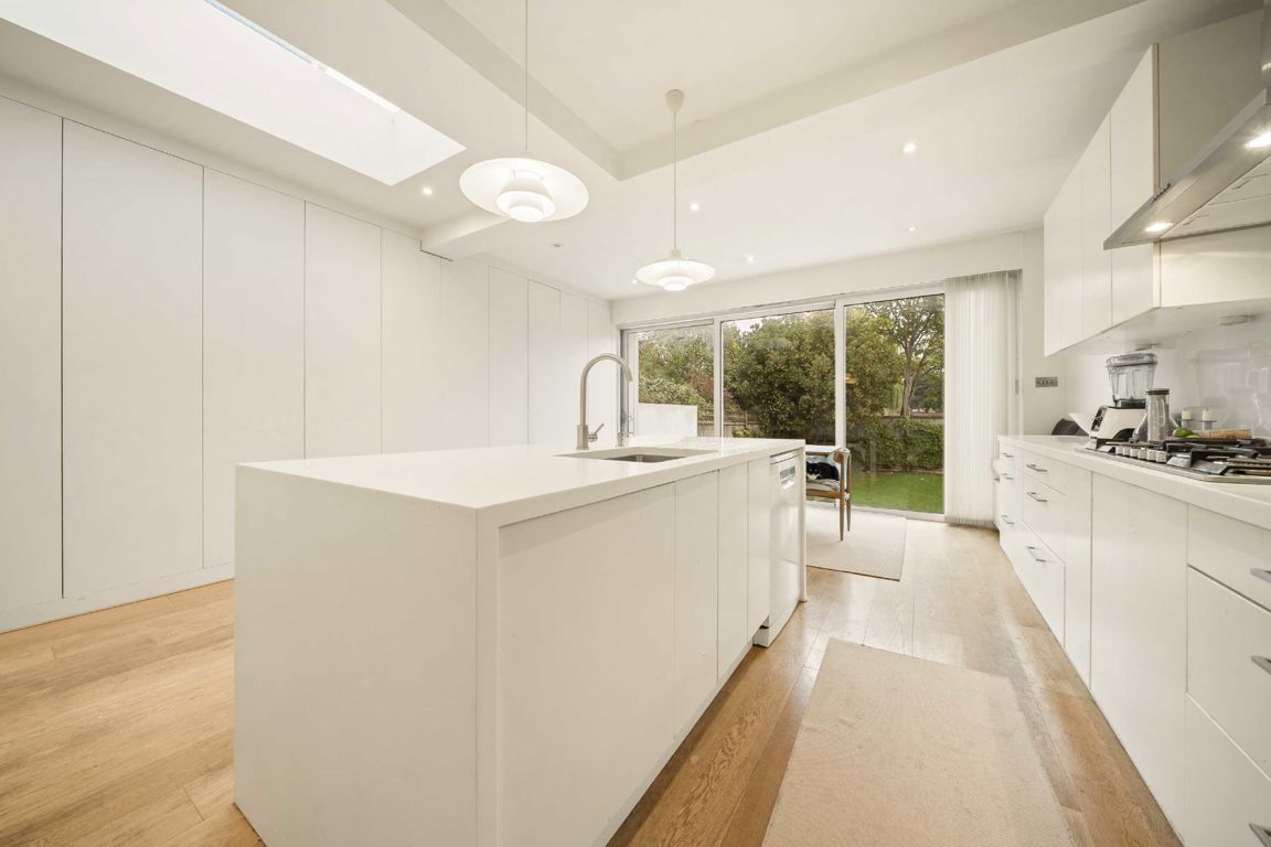 4 bedroom property for sale 0