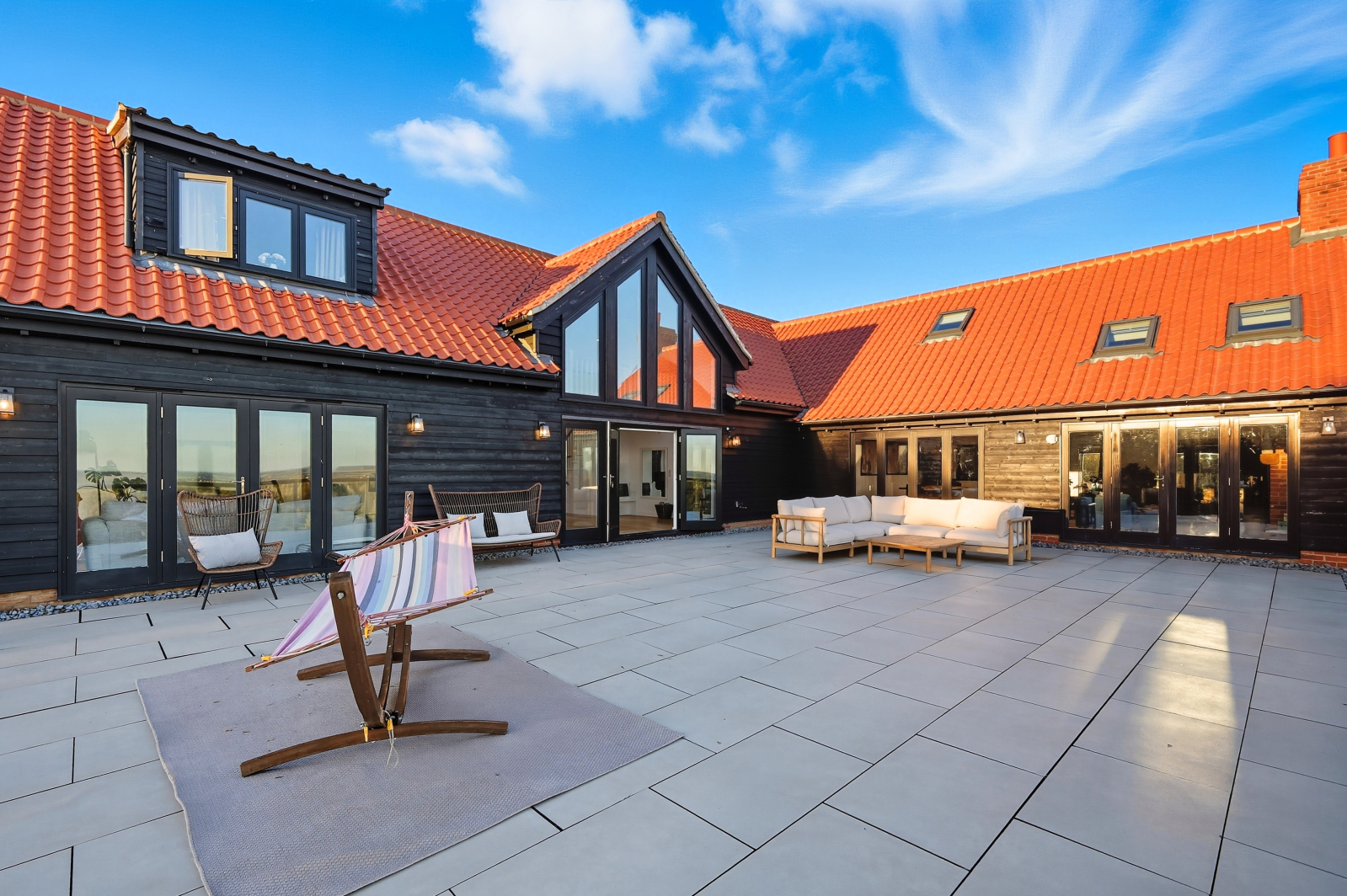 4 bedroom detached house for sale 0