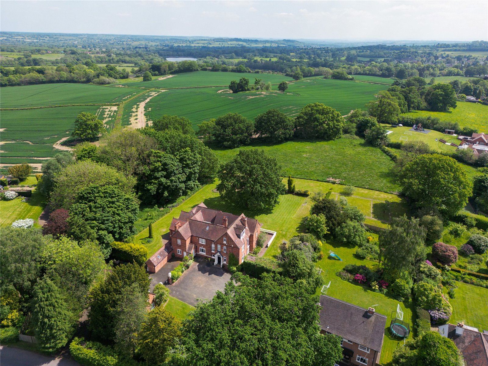 6 bedroom detached house for sale 0