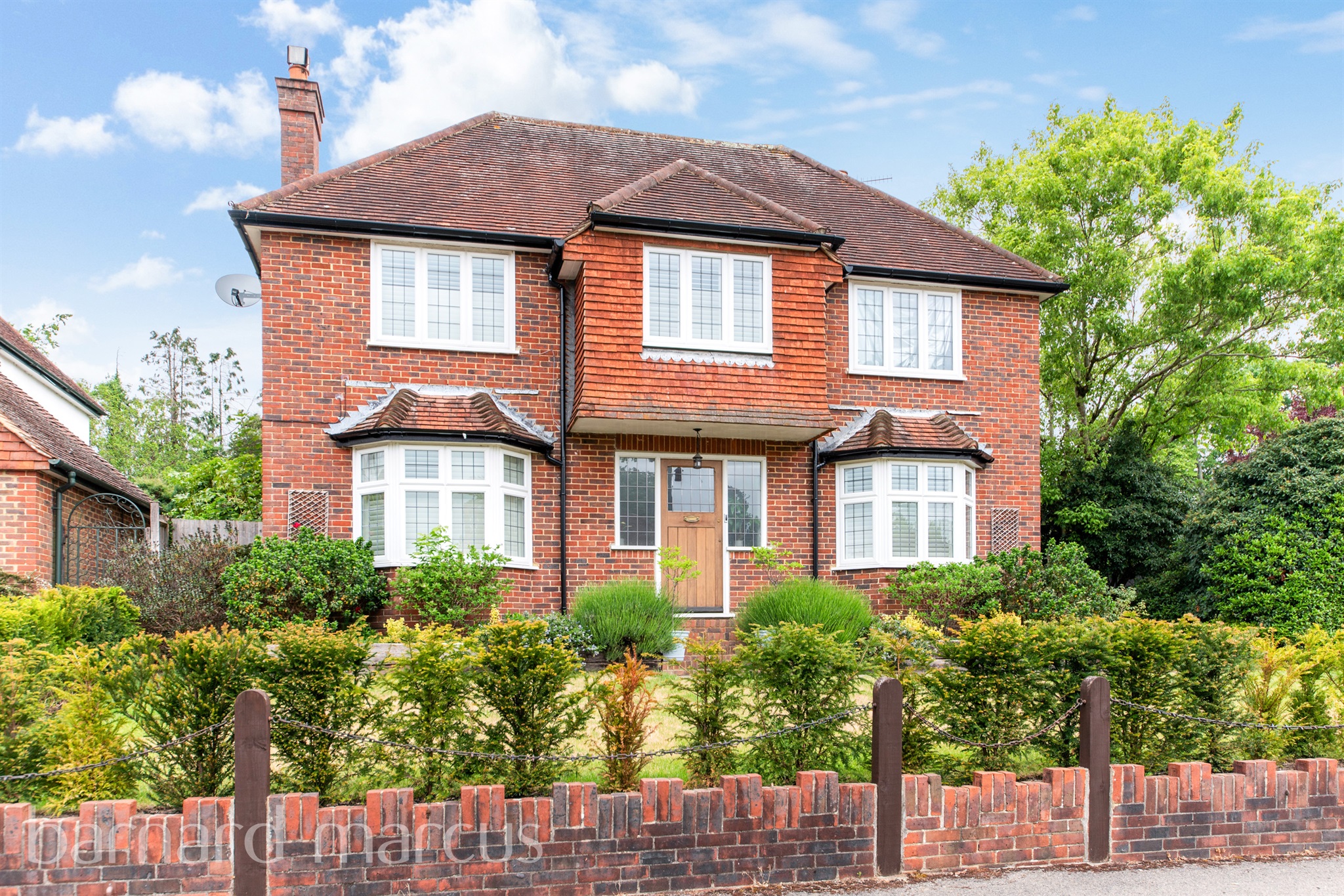 4 bedroom detached house for sale 0