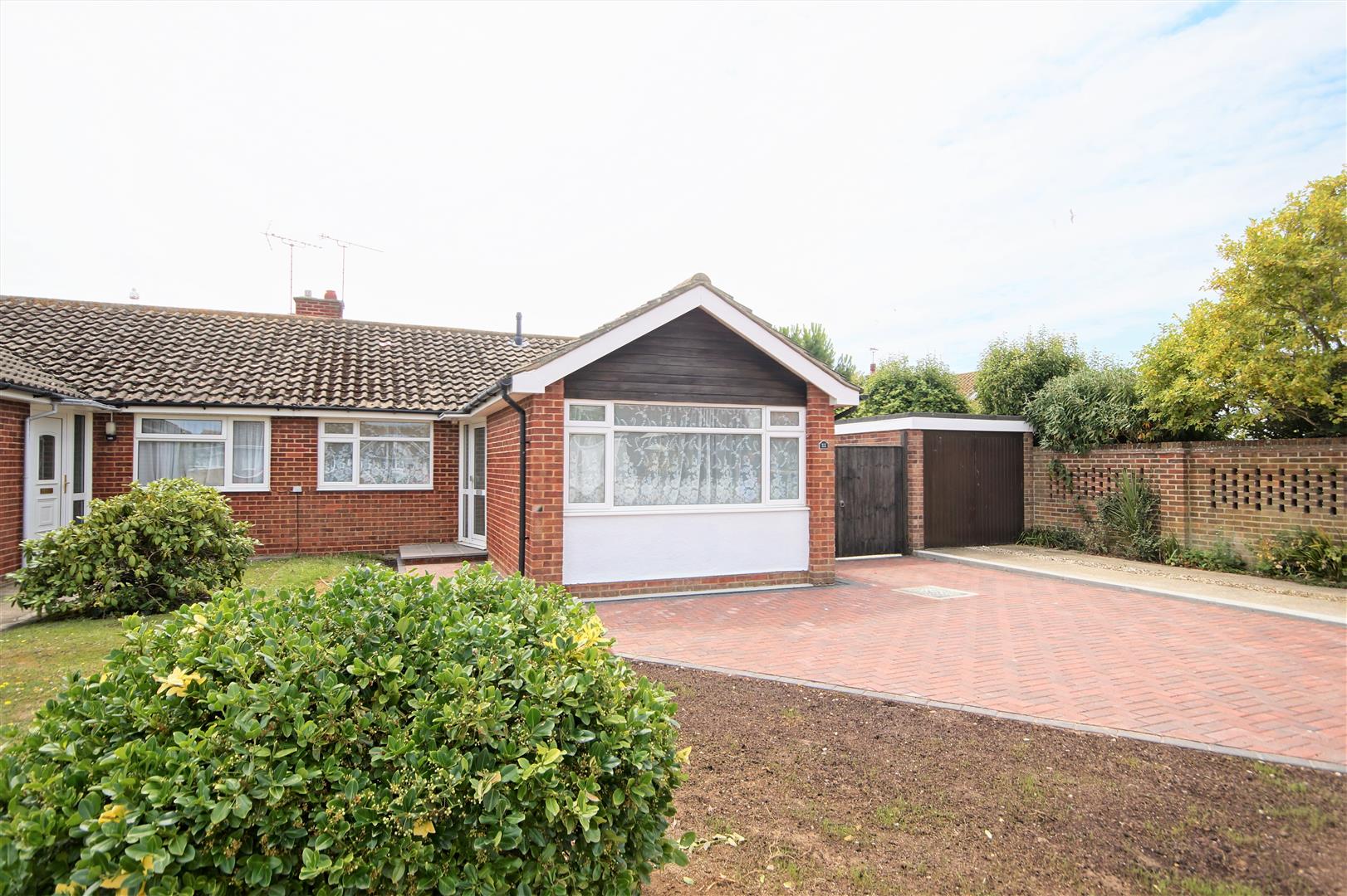 Free property report 11 Princes Croft, Pagham, PO21 4RS - Chimnie