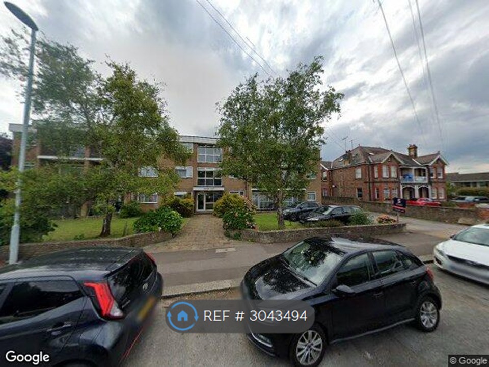 Flat, Saffrons Court Downview Road, Worthing photo 2